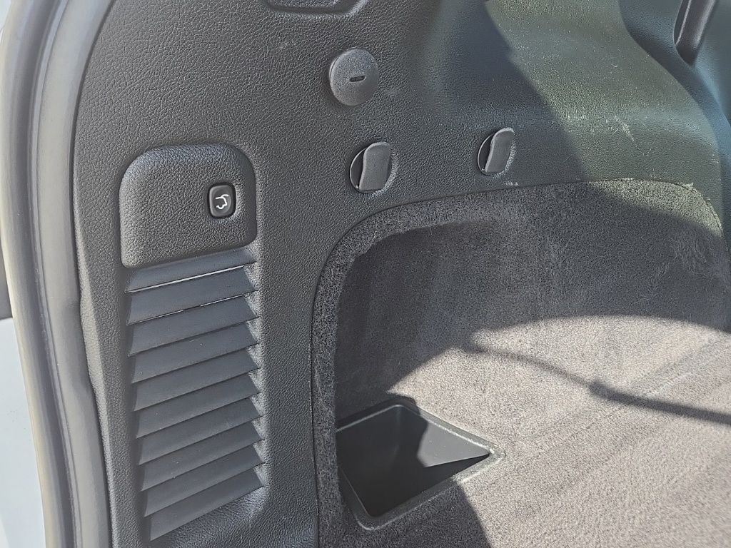 Used 2021 White Jeep High Altitude image 54