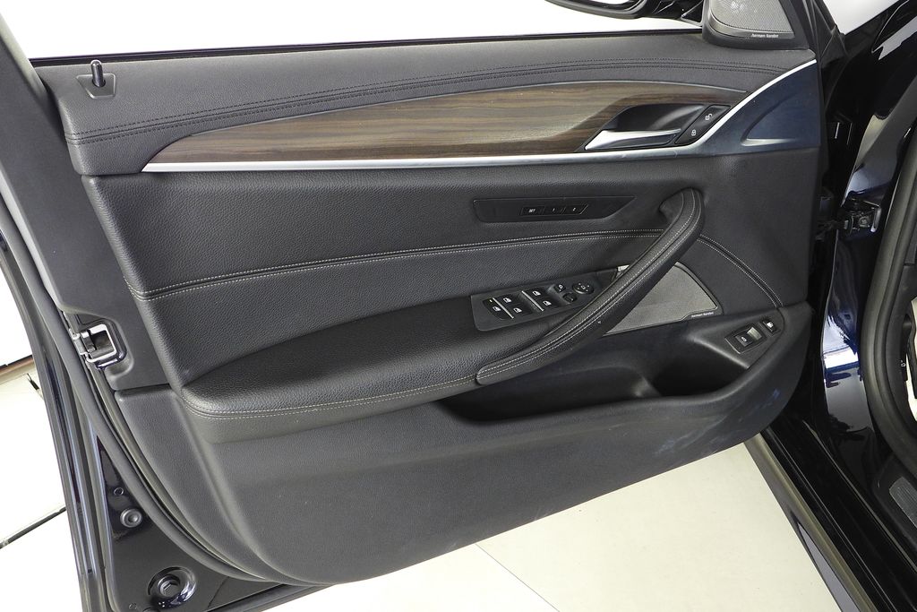 Thumbnail: 2018 BMW 5 Series - 11