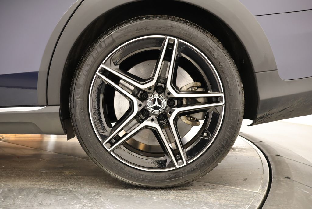 Thumbnail: 2023 Mercedes-Benz E-Class - 12