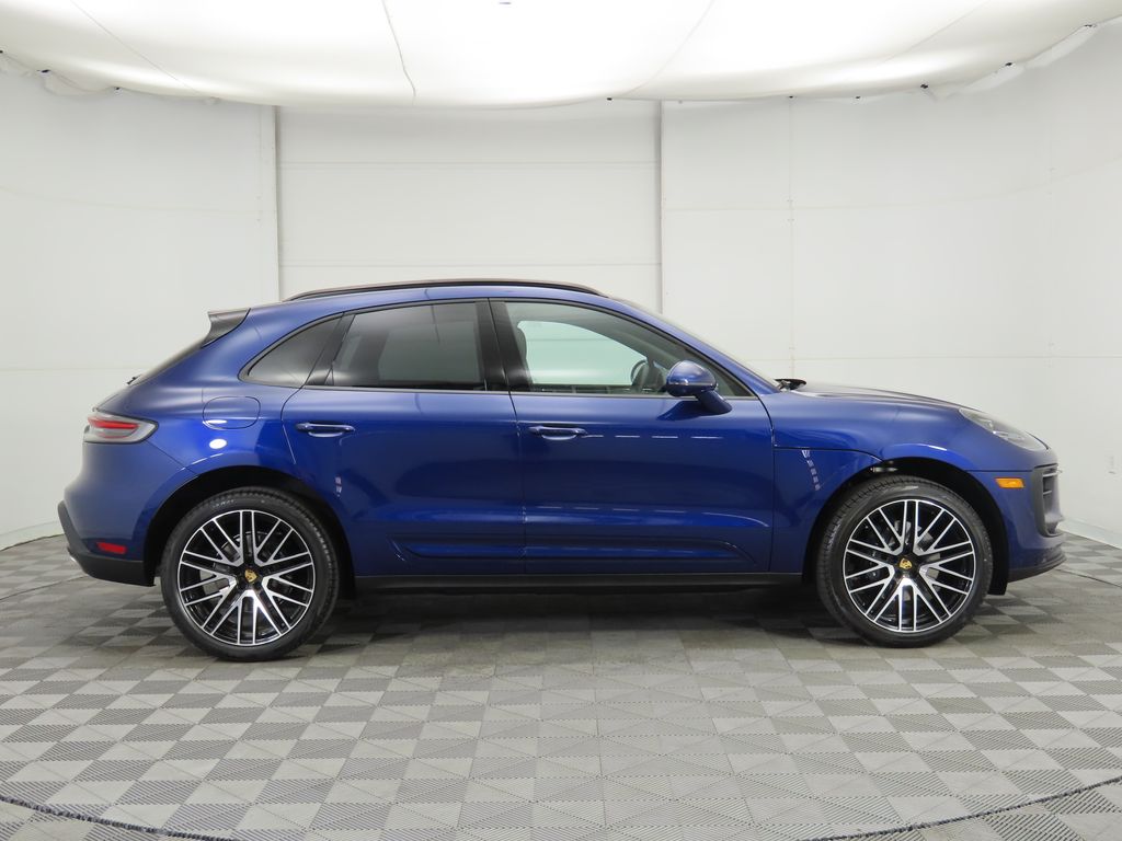 Thumbnail: 2025 Porsche Macan - 8
