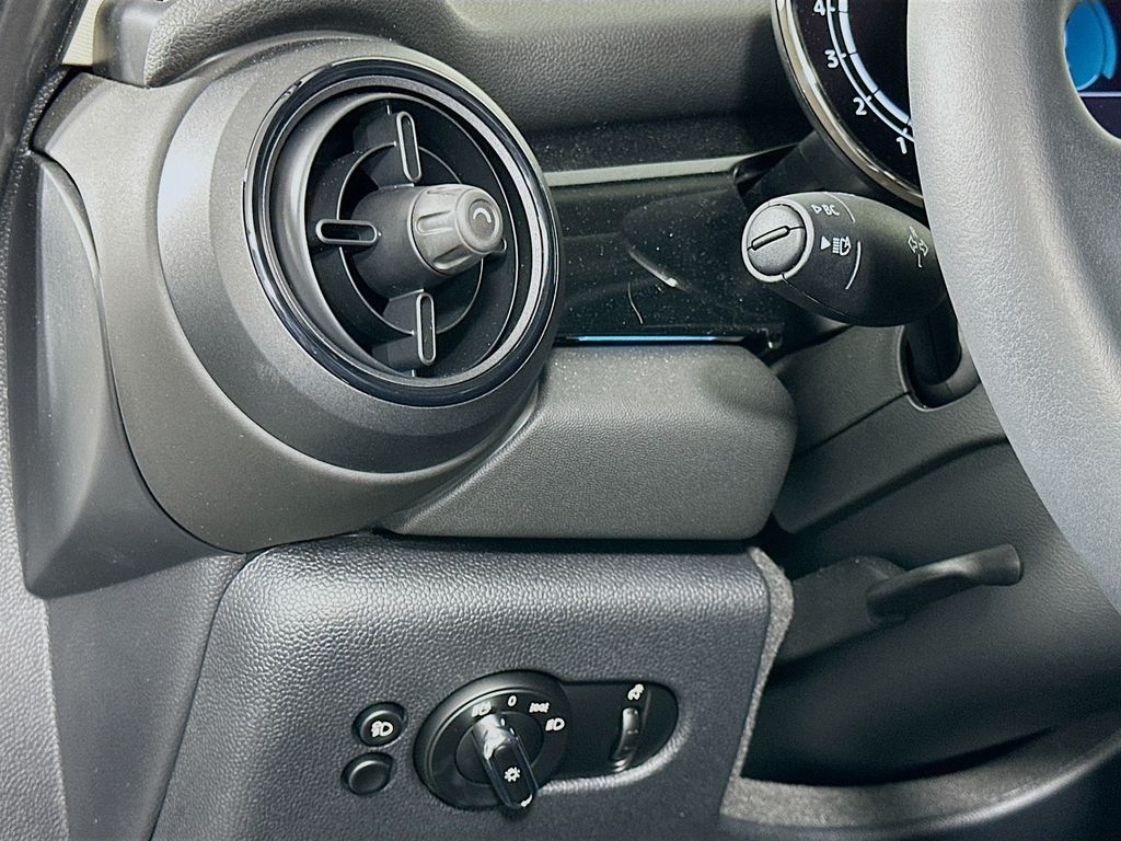 Thumbnail: 2023 MINI Cooper - 10