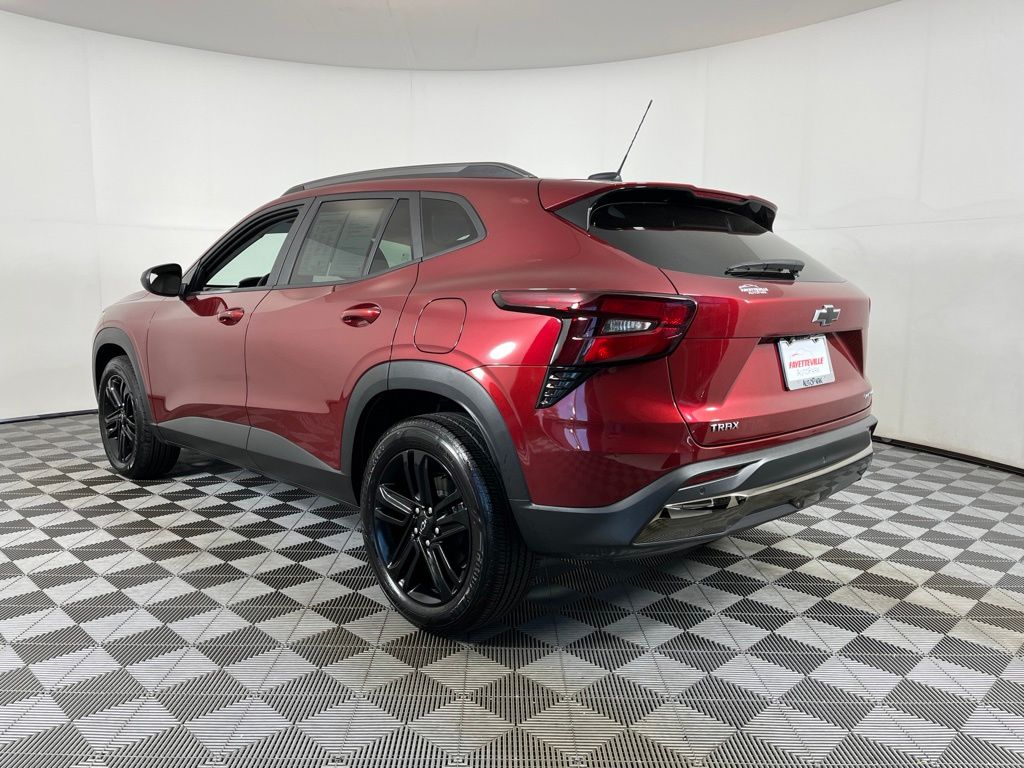 Thumbnail: 2024 Chevrolet Trax - 16