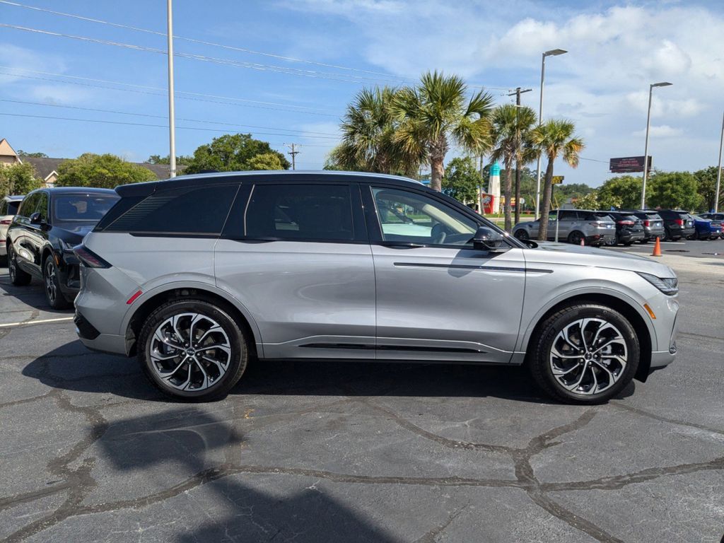 2025 Lincoln Nautilus Hybrid Reserve