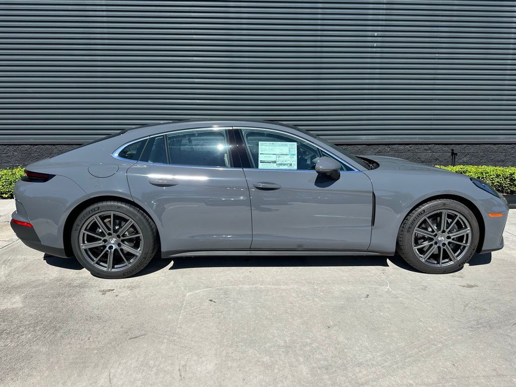 Thumbnail: 2026 Porsche Panamera - 10