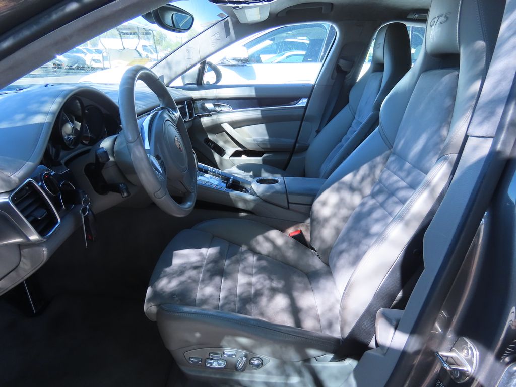 Thumbnail: 2013 Porsche Panamera - 10