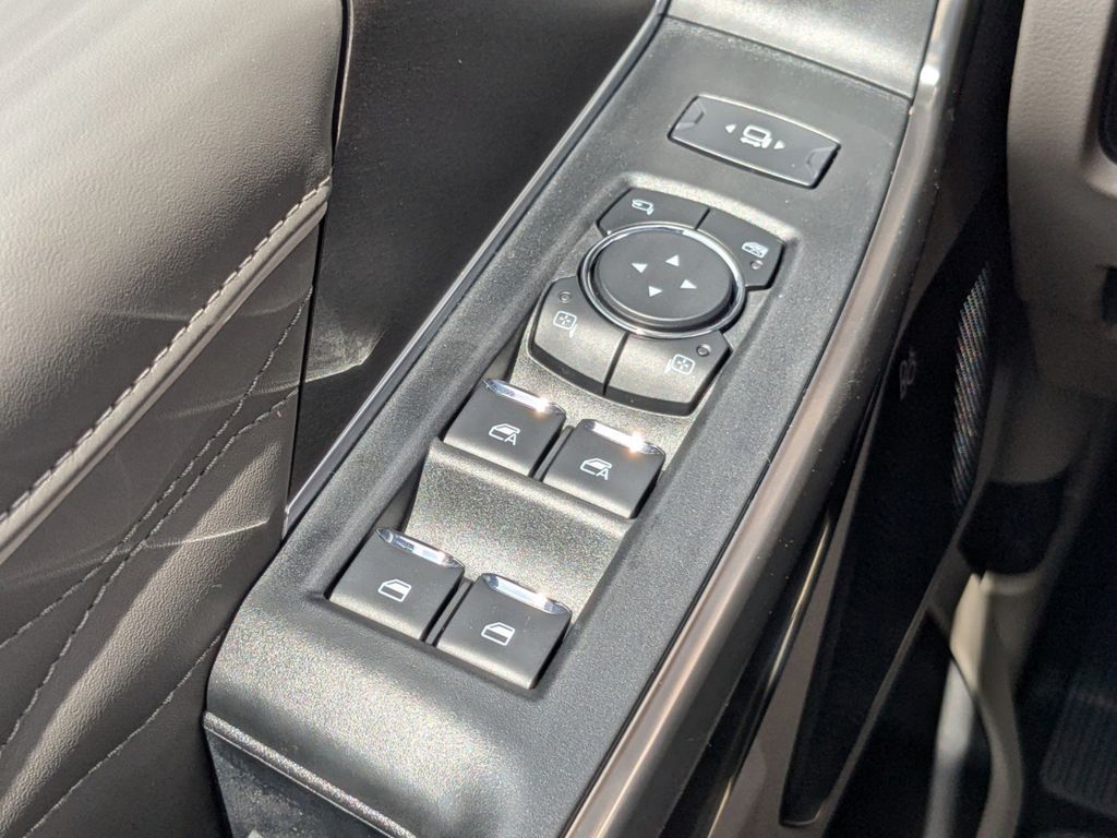 2025 Ford F-250 Super Duty Platinum