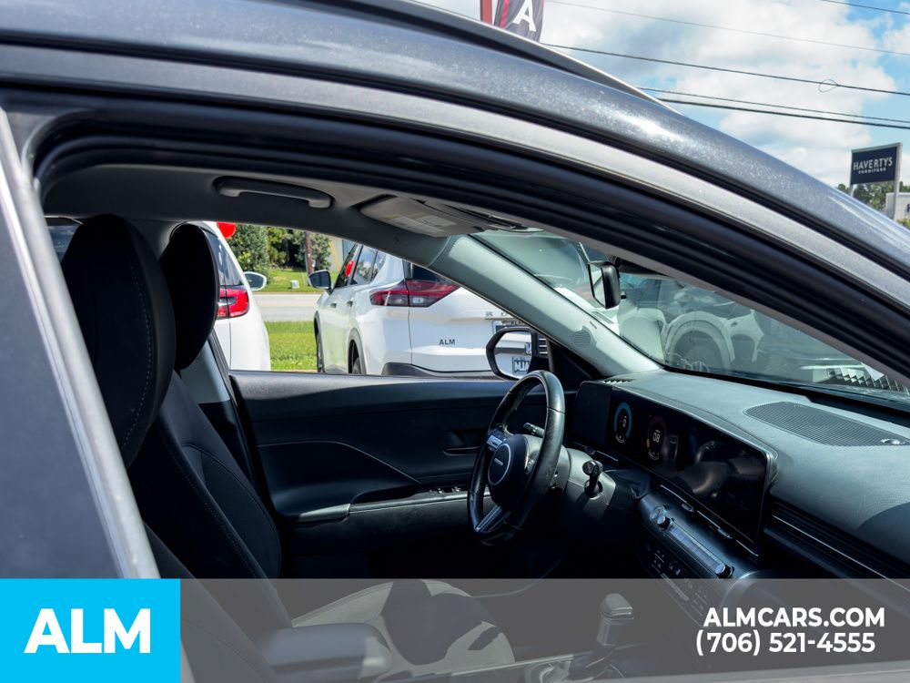 Used 2024 Gray Hyundai SEL image 16