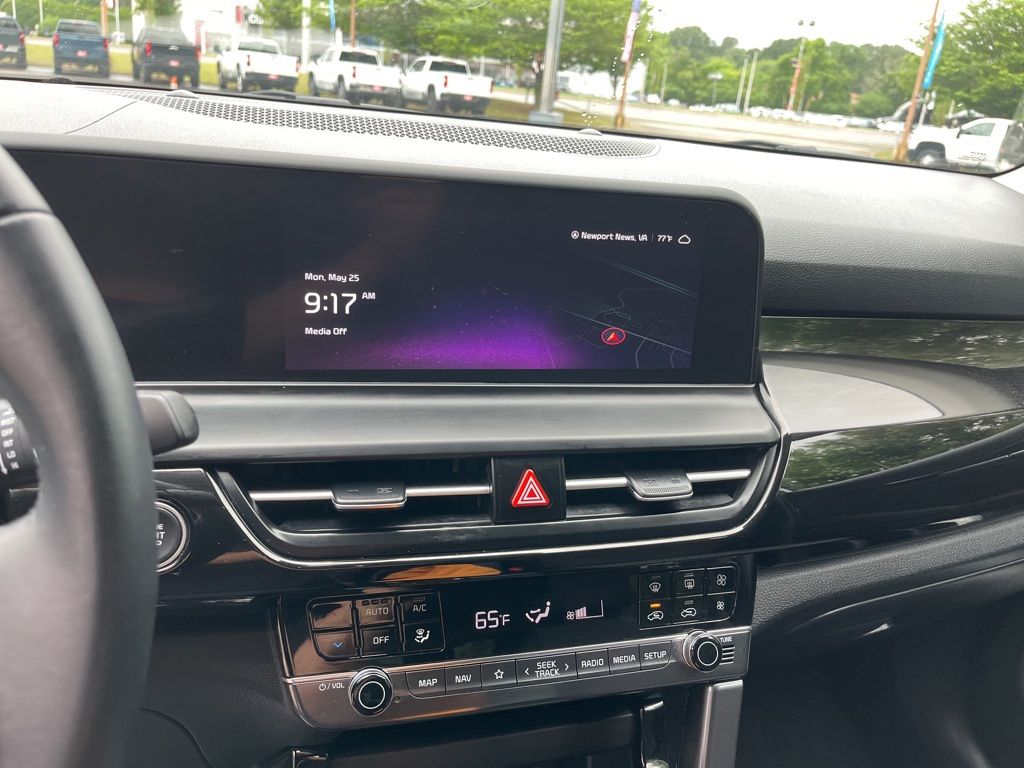 Used 2024 White Kia X-Line image 18