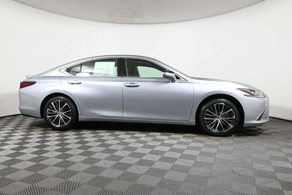 Thumbnail: 2025 Lexus ES - 8