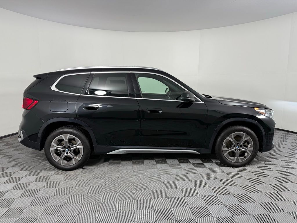 2025 BMW X1 xDrive28i 4