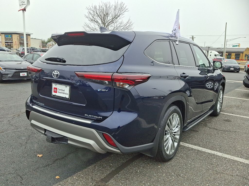 Thumbnail: 2025 Toyota Highlander - 6