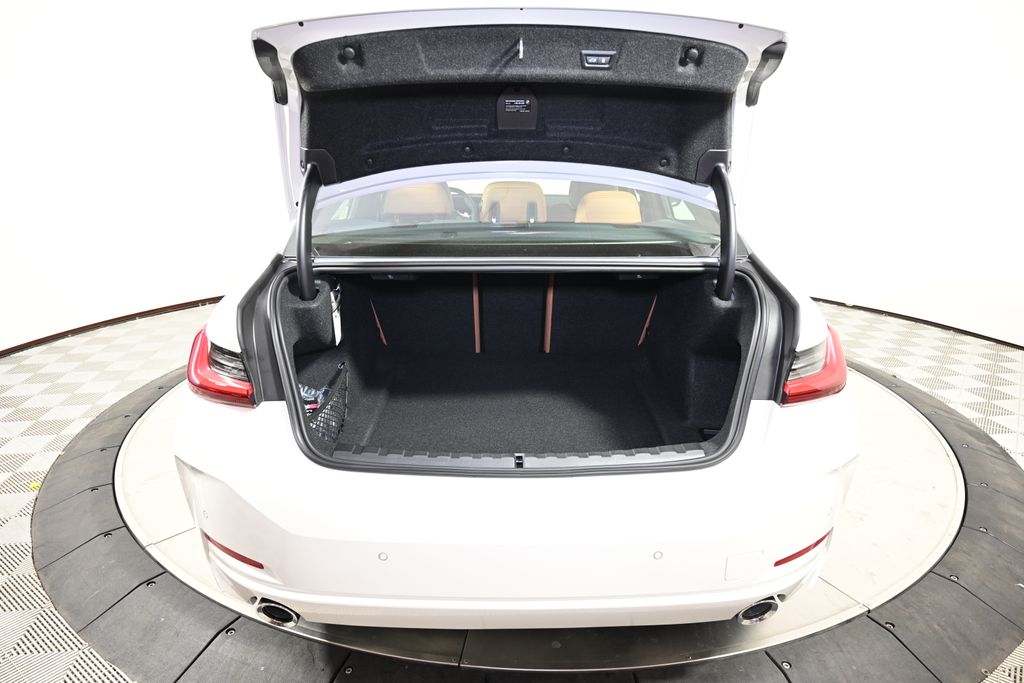 Thumbnail: 2025 BMW 3 Series - 10