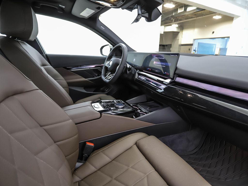 Thumbnail: 2027 BMW 5 Series - 30