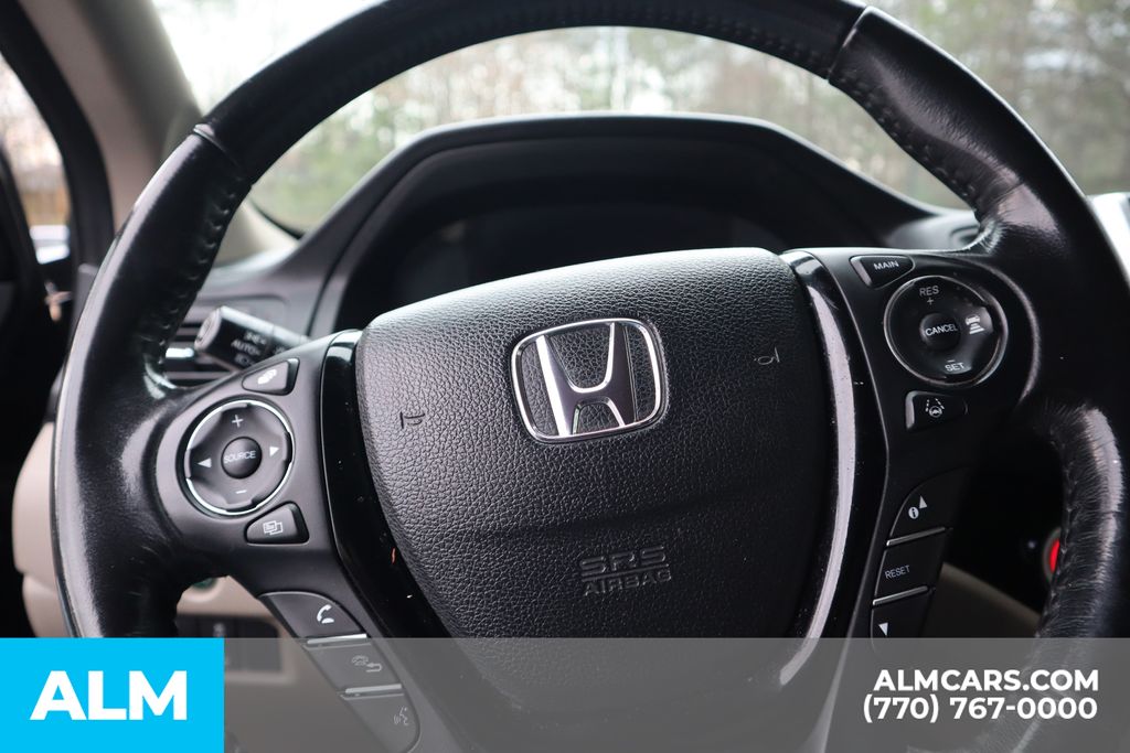 Used 2018  Honda Touring image 32