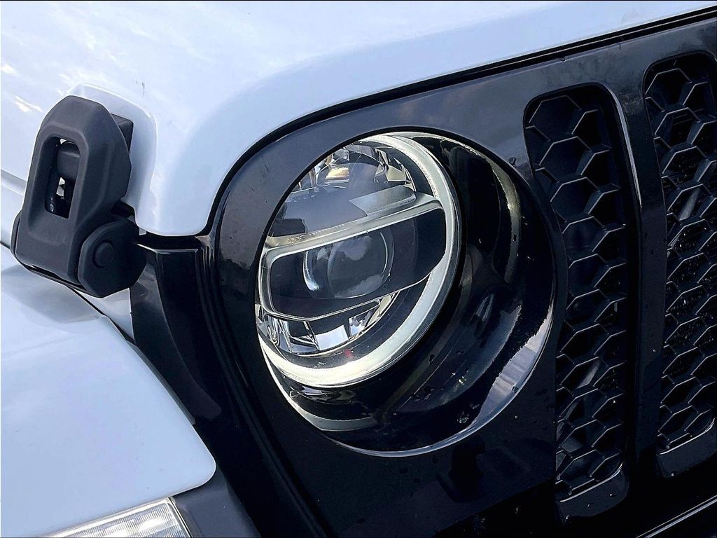 2022 Jeep Gladiator — photo 31