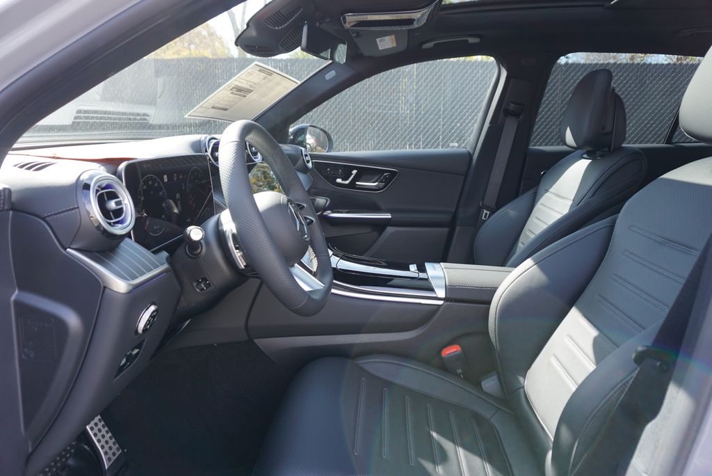 Thumbnail: 2026 Mercedes-Benz GLC - 9