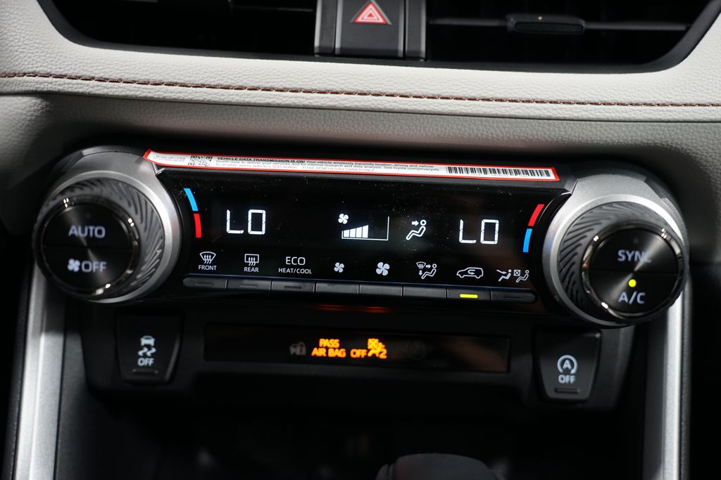 2025 Toyota RAV4 XLE 20