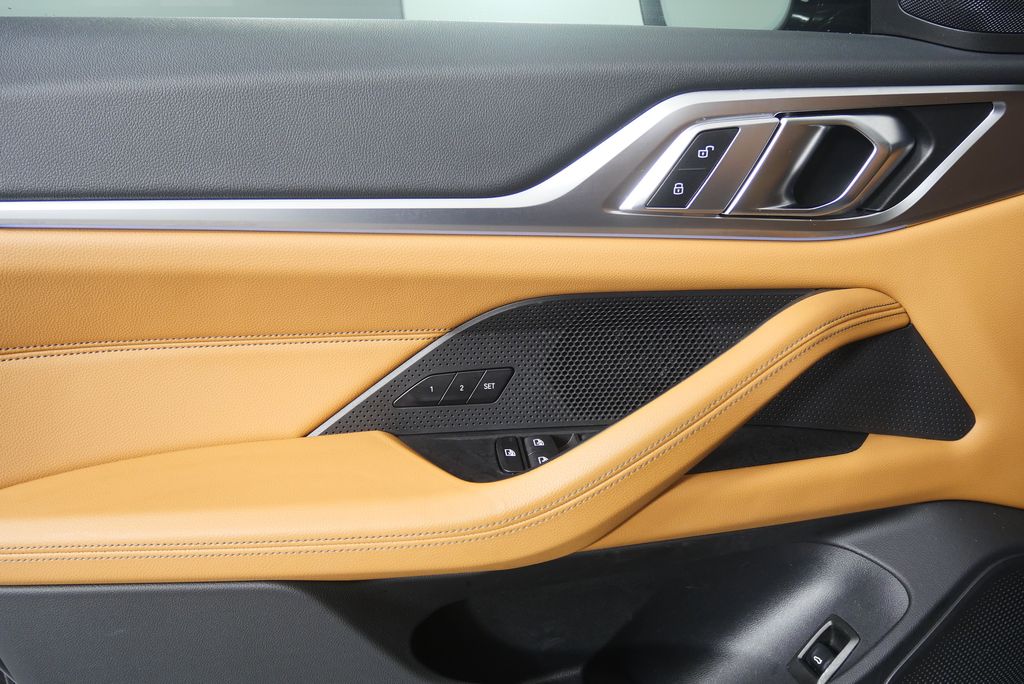 Thumbnail: 2023 BMW i4 - 10