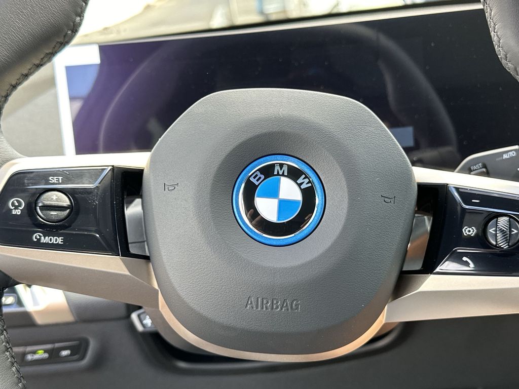 2025 BMW iX xDrive50 14