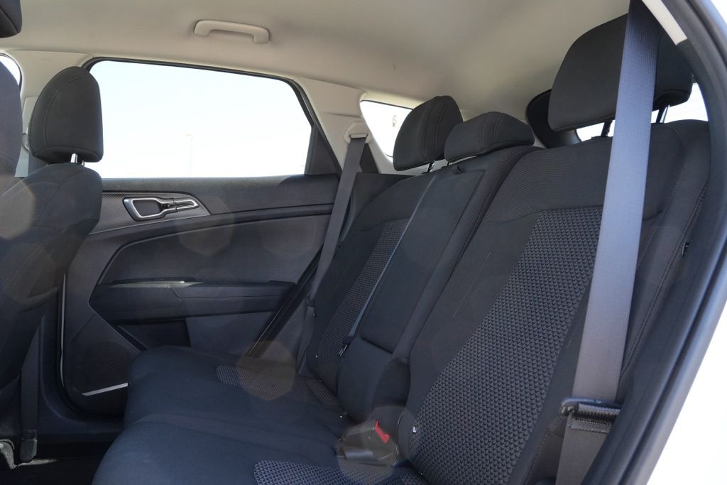 2025 Kia Sportage LX - Photo 14