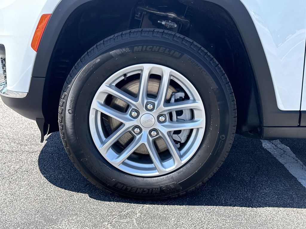2026 Jeep Grand Cherokee L Laredo White/off-white at Martin Chrysler Dodge Jeep Ram
