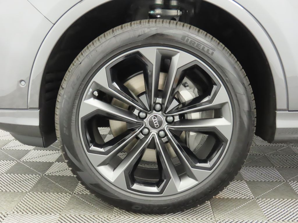 2025 Audi Q7  32