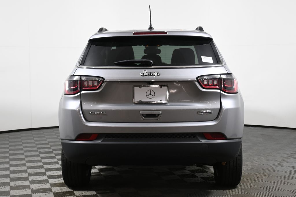 Thumbnail: 2022 Jeep Compass - 6