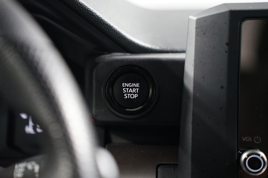 2024 Toyota Tacoma SR5 18
