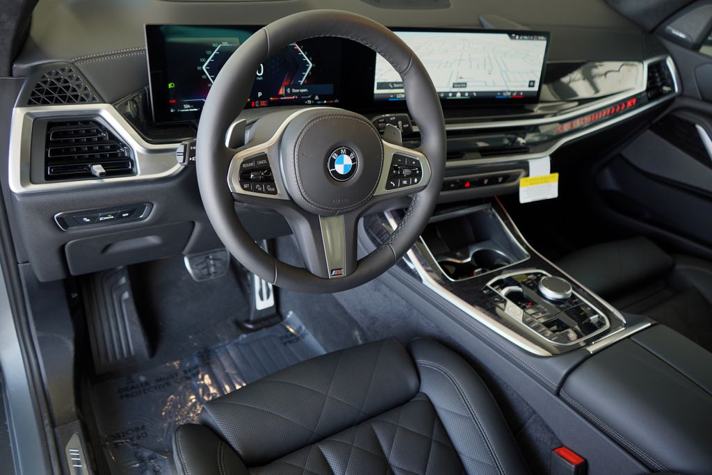 Thumbnail: 2026 BMW X7 - 13