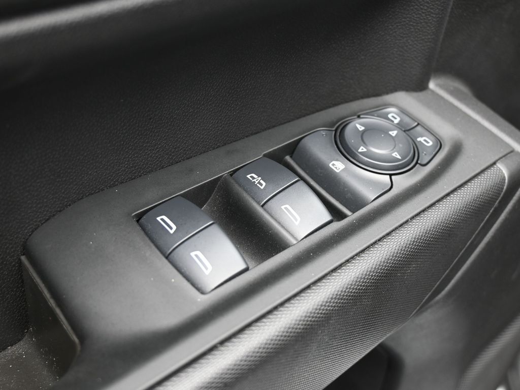 Used 2024 Summit White GMC Pro image 31