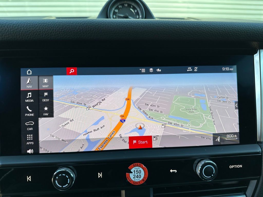 Thumbnail: 2023 Porsche Macan - 28