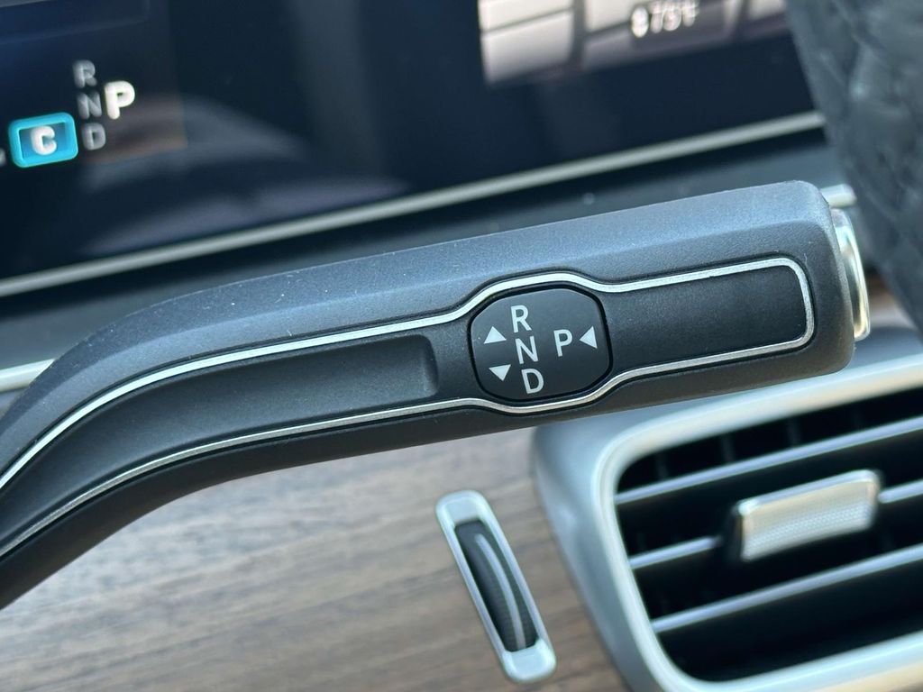 2025 Mercedes-Benz GLS 450 4MATIC 23