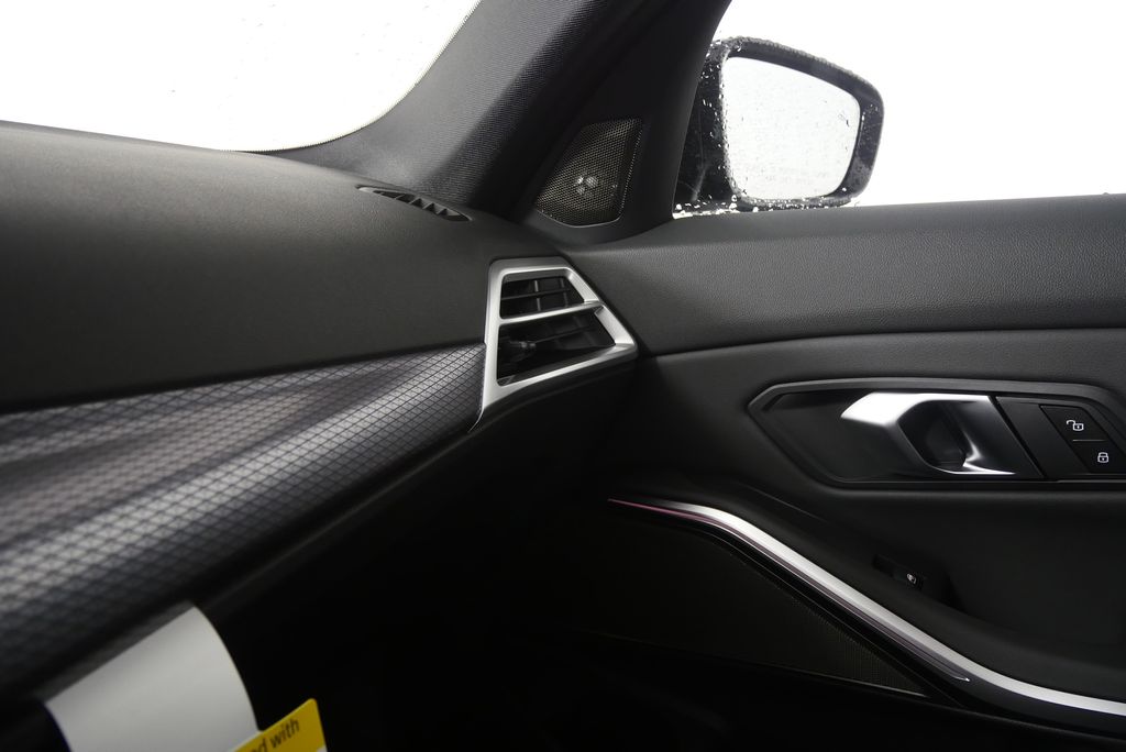 Thumbnail: 2026 BMW 3 Series - 25