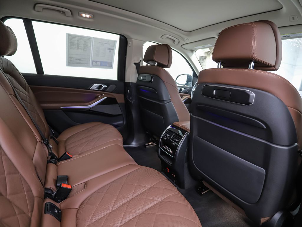 Thumbnail: 2023 BMW X7 - 28