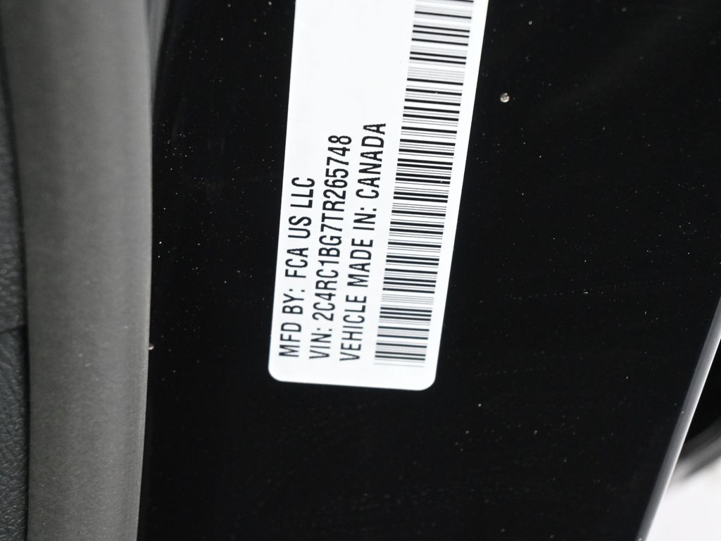 New 2026 Diamond Black Crystal Pearlcoat Chrysler Select image 16