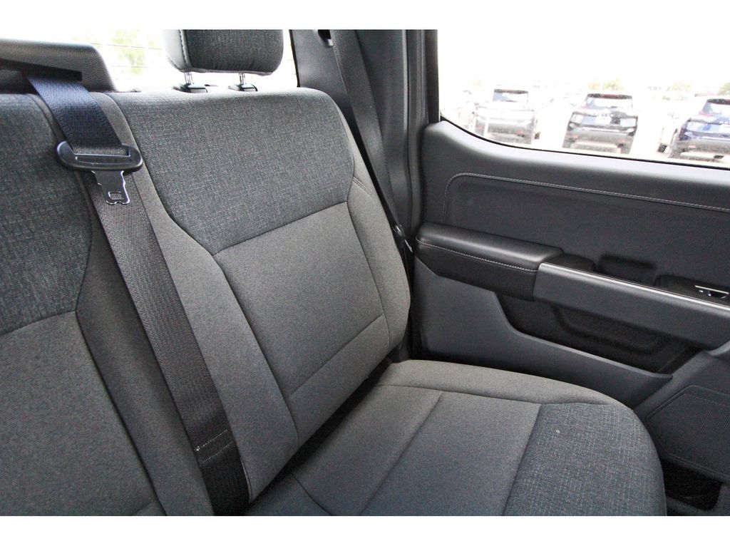 2025 Ford F-150 XLT - 11