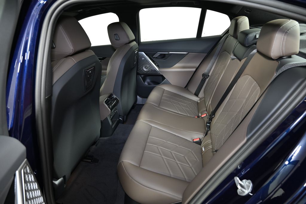 Thumbnail: 2026 BMW 5 Series - 24