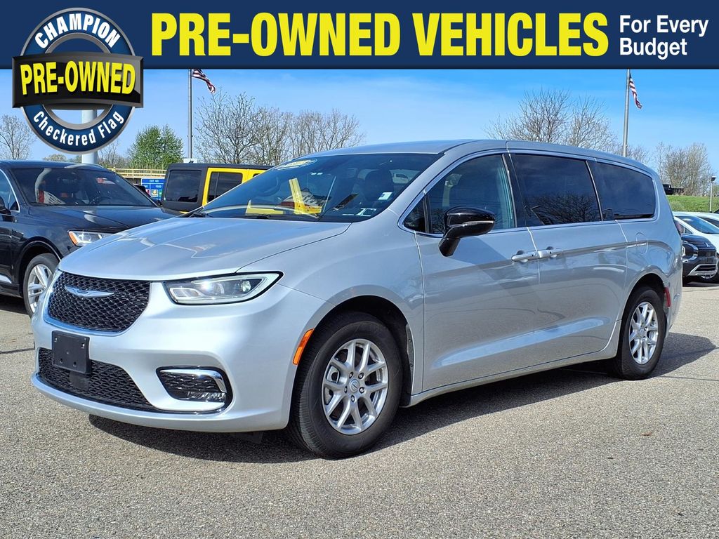 Silver Mist Clearcoat 2026 Chrysler Pacifica Select FWD Minivan Front-Wheel Drive 9-Speed Automatic