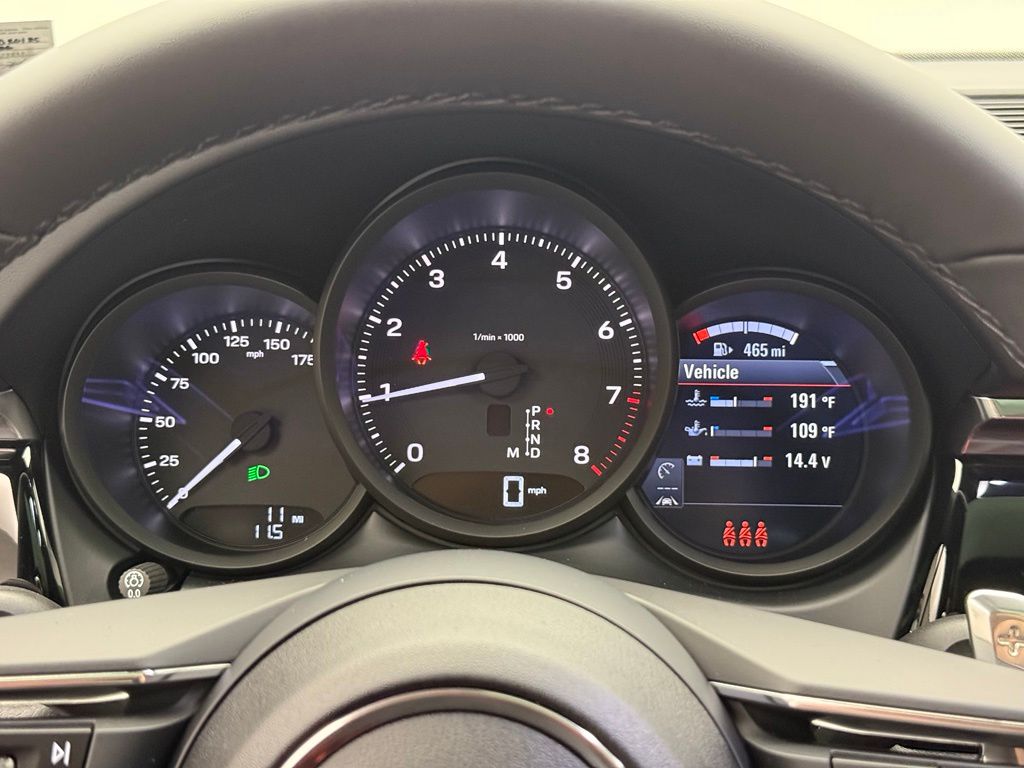 Thumbnail: 2026 Porsche Macan - 11