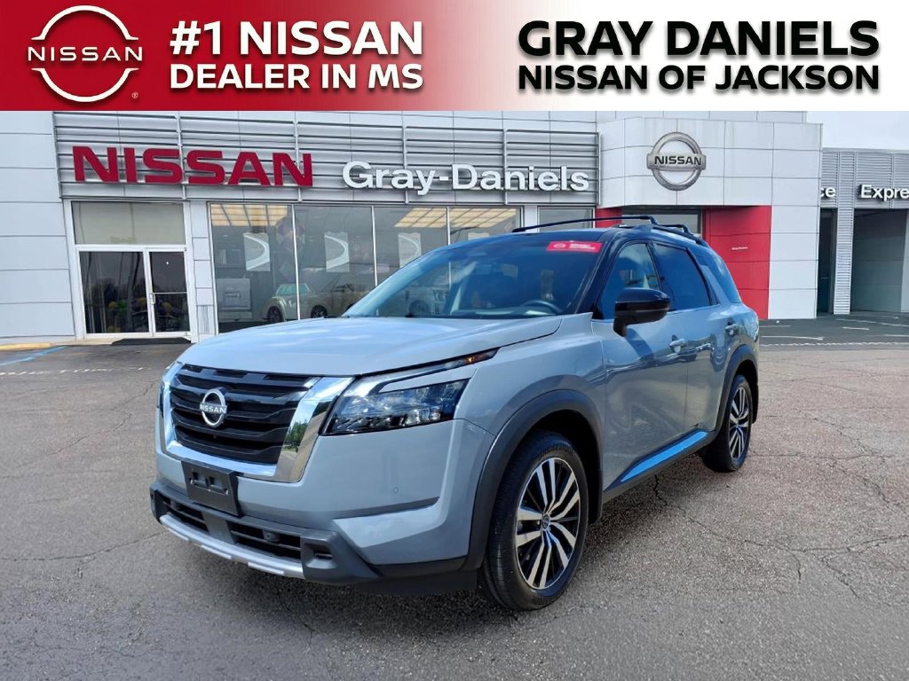 Used 2025 Nissan Pathfinder SUV