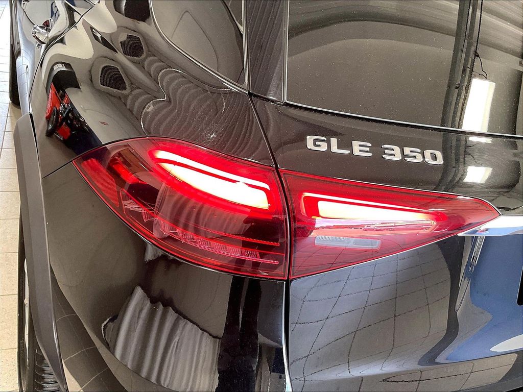 2025 Mercedes-Benz GLE — photo 34