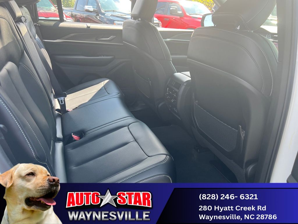 new 2025 Jeep Grand Cherokee car, priced at $47,990