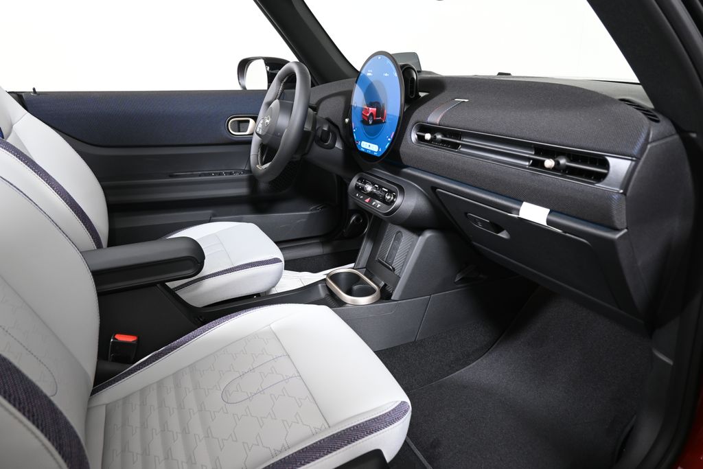 Thumbnail: 2026 MINI Cooper - 26