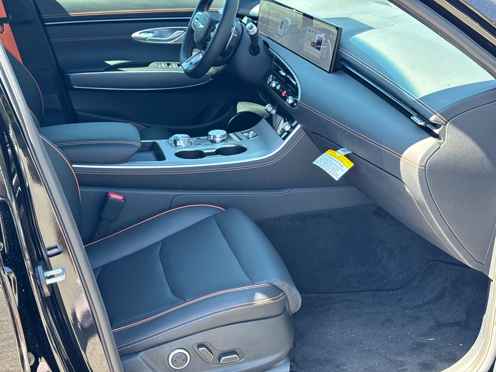 2026 GENESIS GV70 Sport Advanced - Photo 15