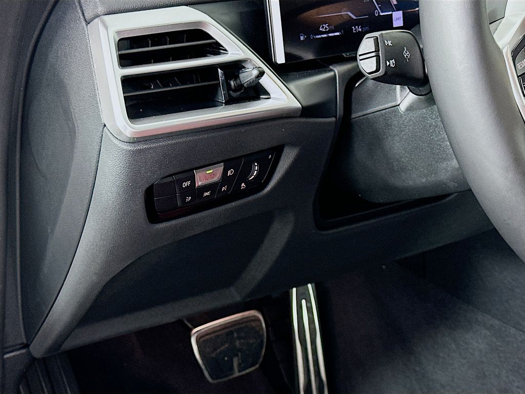 Thumbnail: 2025 BMW 4 Series - 10