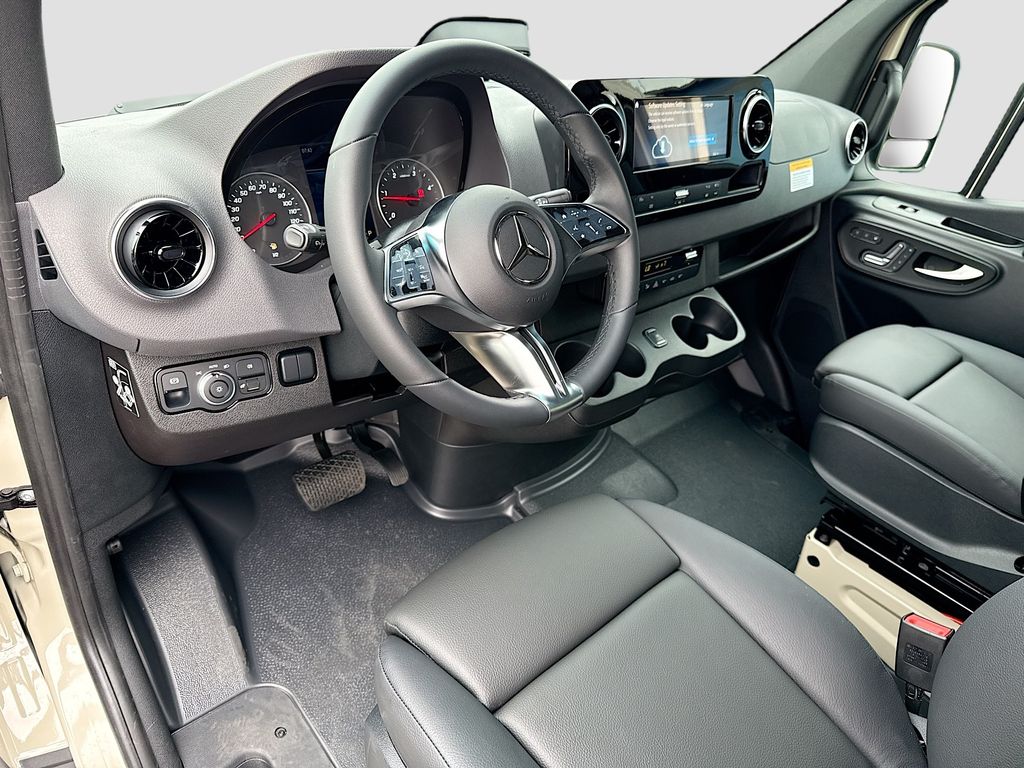 Thumbnail: 2026 Mercedes-Benz Sprinter - 9