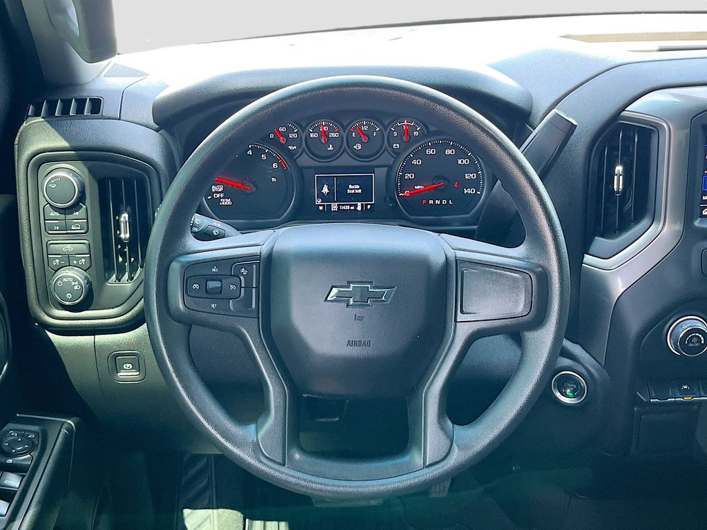 Used 2025 White Chevrolet Custom image 11
