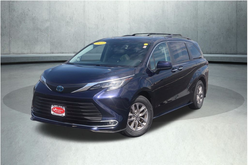 Used 2023 Toyota Sienna Van