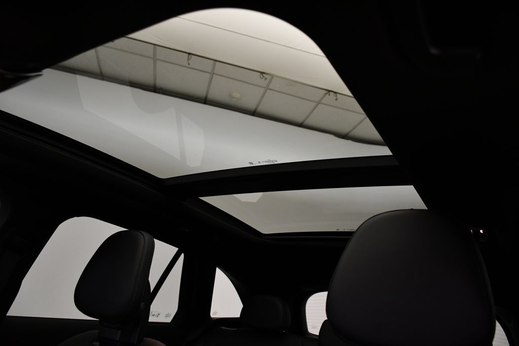 Thumbnail: 2026 Mercedes-Benz GLC - 17