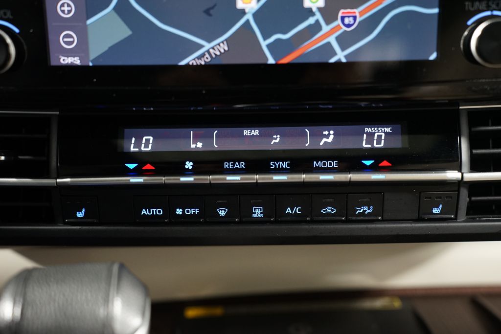 2022 Toyota Sienna XLE 20